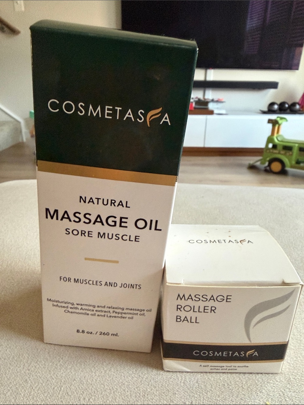 Natural Massage Oil for Sore Muscles — Green & White